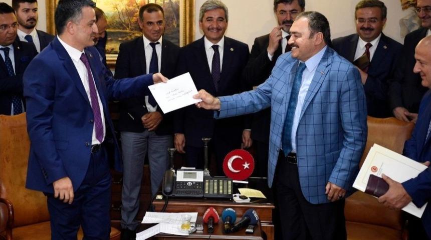 Veysel Eroğlu G&ouml;revi Tarım Ve Orman Bakanı Bekir Pakdemirli&rsquo;ye Devretti