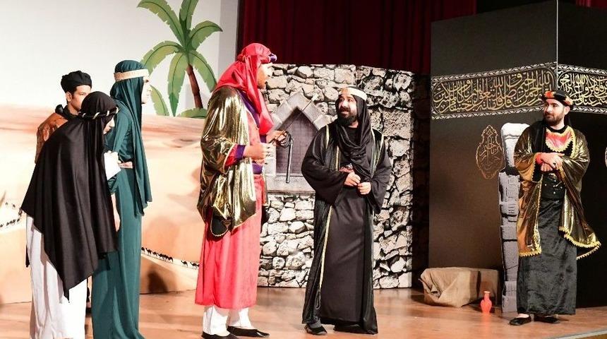 Asr-ı Saadet Oyununa Yoğun İlgi