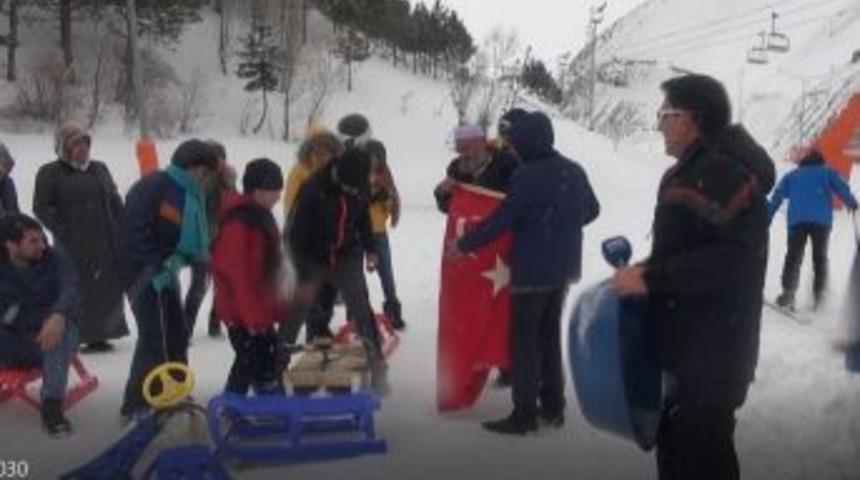 Alkışlar Cemal Dedeye