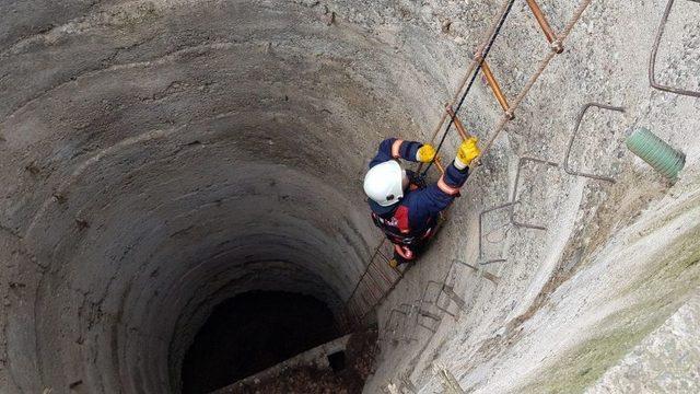 İtfaiyeden Horoz Kurtarma Operasyonu