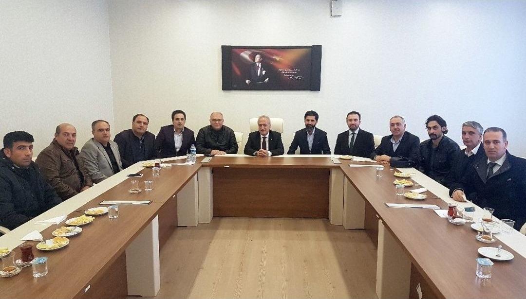 Rekt&ouml;r &Ccedil;omaklı, Pasinler&rsquo;de Halkla Bir Araya Geldi