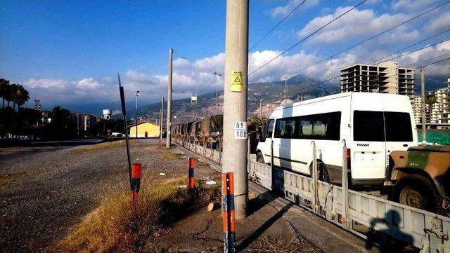 Hatay’da Askeri Araçlarda Nöbet Değişimi