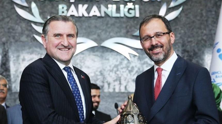 Gen&ccedil;lik Ve Spor Bakanı Mehmet Kasapoğlu G&ouml;revi Devraldı