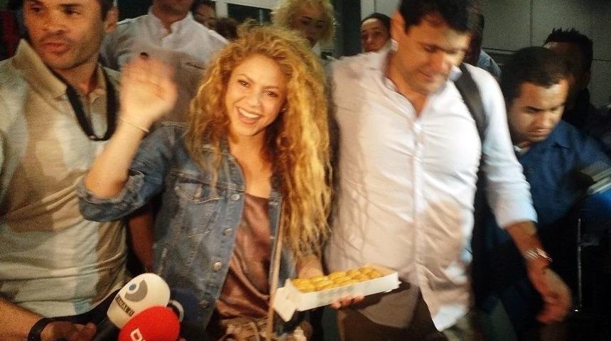 Gazetecilerden Shakira&rsquo;ya Baklava İkramı