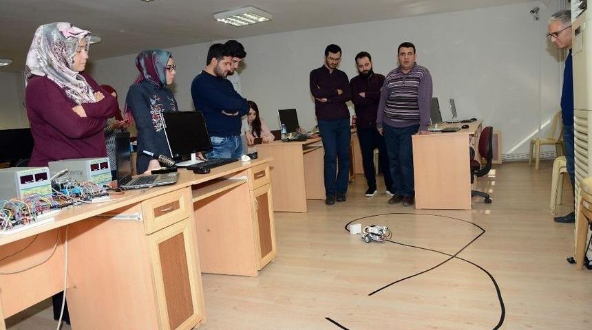 Komek&rsquo;ten Robotik Kodlama Eğitimi