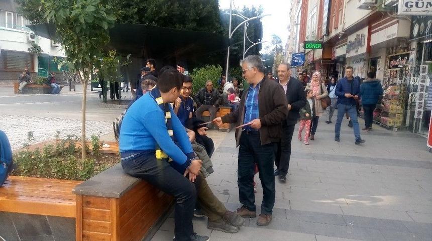 Sarı: "&ccedil;ocukların Elinden Alınan Mendil Yada &Ccedil;i&ccedil;ek Değil Gelecekleridir"