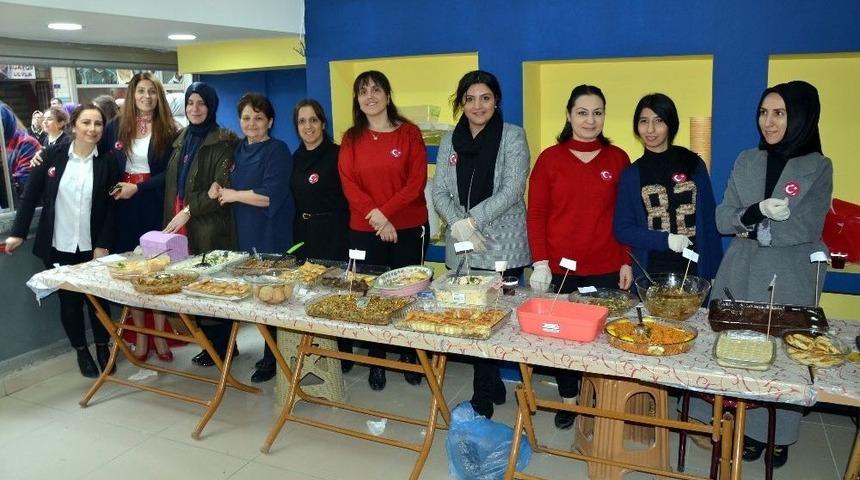 Afrin&rsquo;deki Askerlere Destek İ&ccedil;in Gıda Kermesi