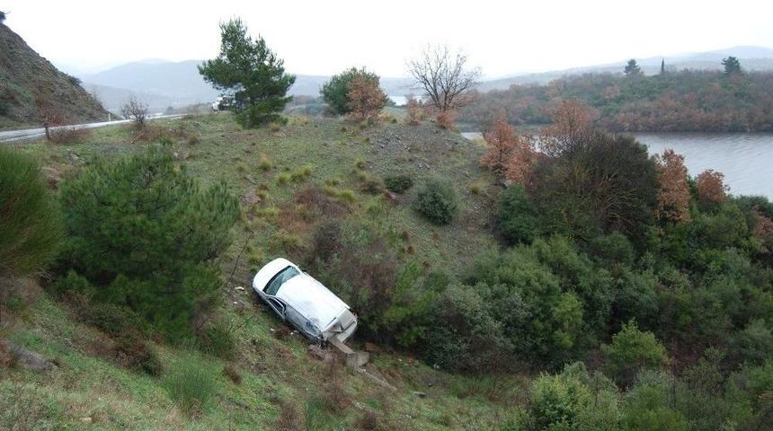 Yoldan &Ccedil;ıktı, U&ccedil;uruma Yuvarlandı