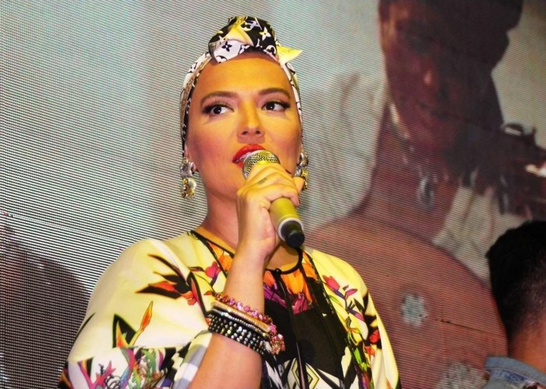 Demet Akalın&rsquo;ın Erkek Hayranlarından Şaşırtan İsteği