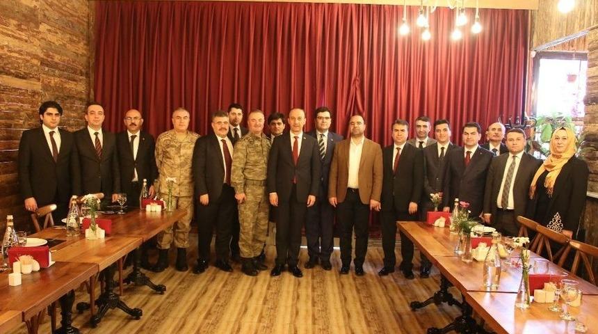 Suru&ccedil; Kaymakamı Ferhat Sinanoğlu Onuruna Veda Yemeği Verildi