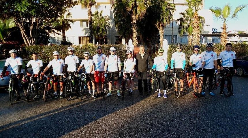 Manisalı Bisiklet&ccedil;iler Antalya&rsquo;dan Derecelerle D&ouml;nd&uuml;