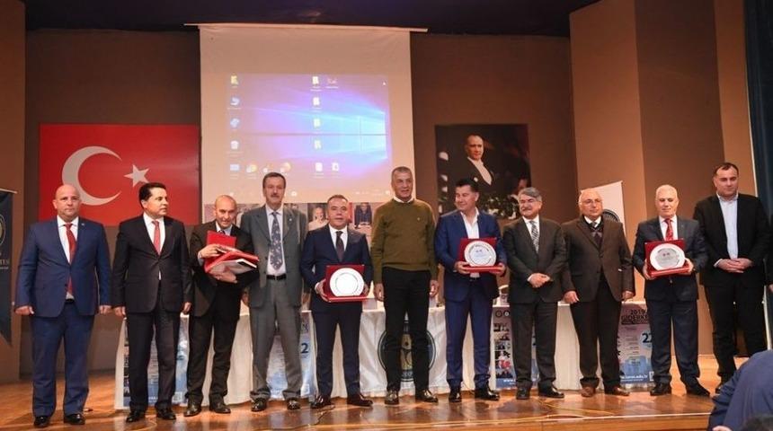 Bozbey Mersin&rsquo;de Değişimi Nasıl Y&ouml;nettiklerini Anlattı