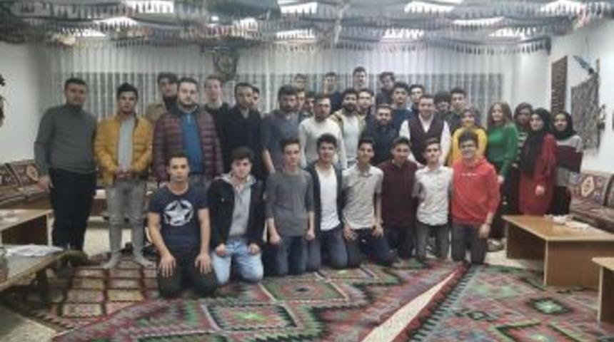 Başkan Bakıcı Gen&ccedil;lerle Buluştu