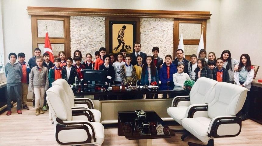 Ortaokul &Ouml;ğrencileri Hukuki S&uuml;re&ccedil;ler Hakkında Bilgi Aldı