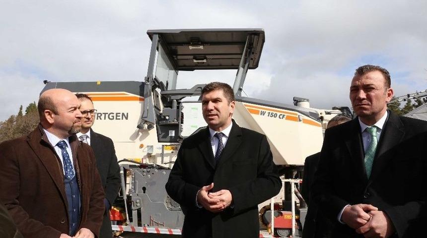 Başkan Ercengiz, Asfalt Kazıma Aracını Tanıttı