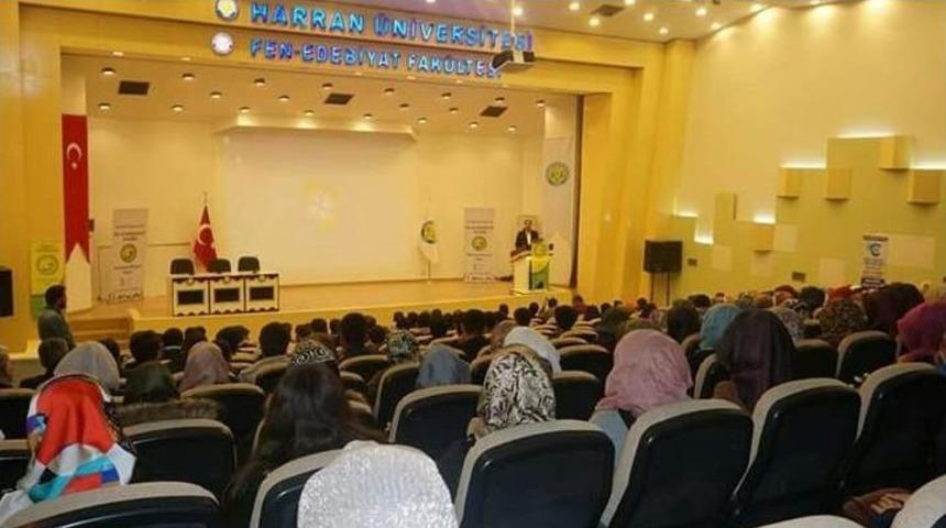 Hr&uuml;&rsquo;de Hz.osman Konferansı Ve Hulef&acirc;-i Raşidin Kitap Okuma Yarışması