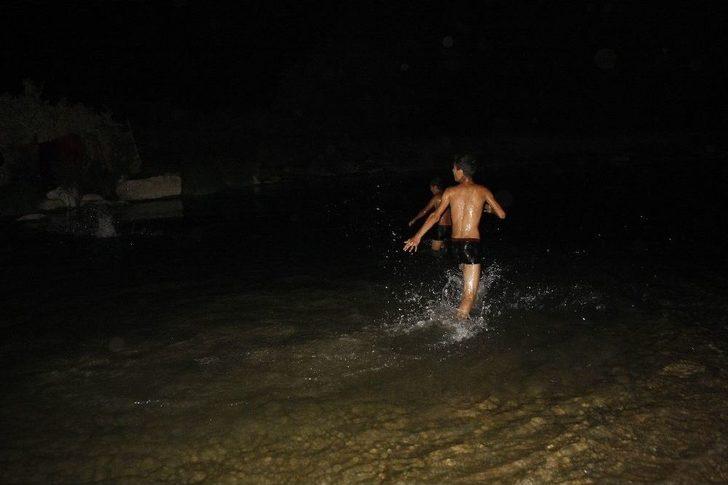 Çocukların Habur Çayı’nda Tehlikeli Gece Eğlencesi G1