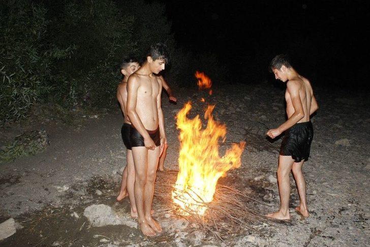 Çocukların Habur Çayı’nda Tehlikeli Gece Eğlencesi G2