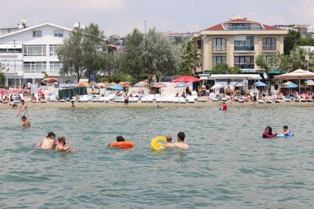 B&uuml;y&uuml;k&ccedil;ekmece Sahilinde Ger&ccedil;eği Aratmayan "boğulma" Tatbikatı