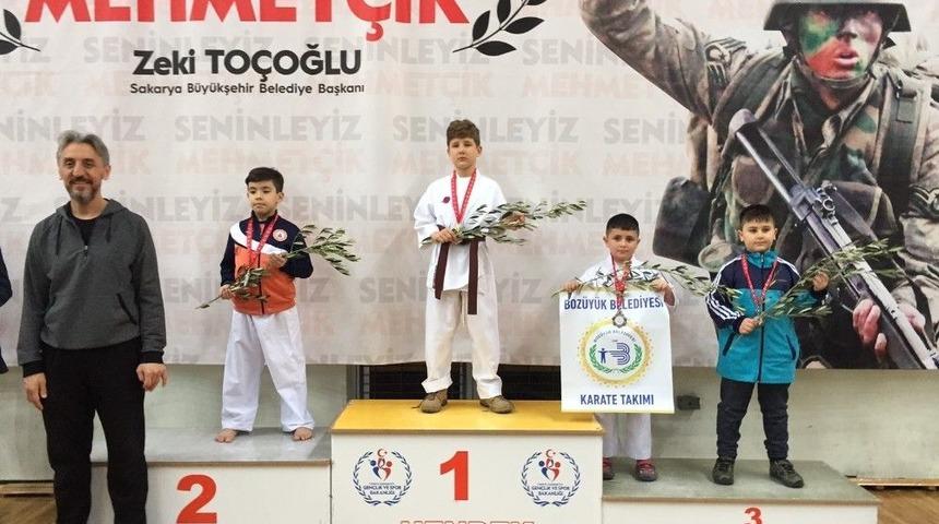 15 Temmuz Şehitler Ve Gaziler Karate Ligi Turnuvasına 3 Derece Elde Ettiler