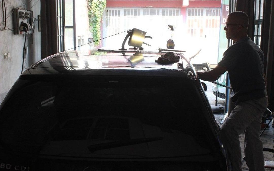 Y&uuml;z Binlerce Lira Değerindeki Ara&ccedil;ları Orijinalliğini Bozmadan Tamir Ediyor