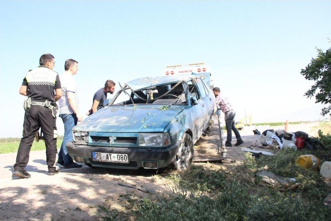 Kontrolden &Ccedil;ıkan Otomobil Ağaca &Ccedil;arparak Ters D&ouml;nd&uuml;: 2 Yaralı