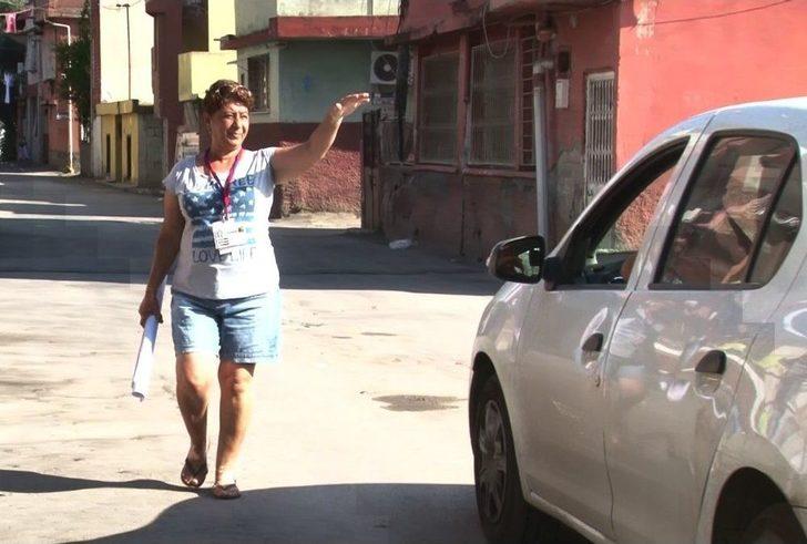 Mahallenin Fahri Trafik Polisi Ayşe Kaya Sokak Kedilerini Böyle Koruyor G1