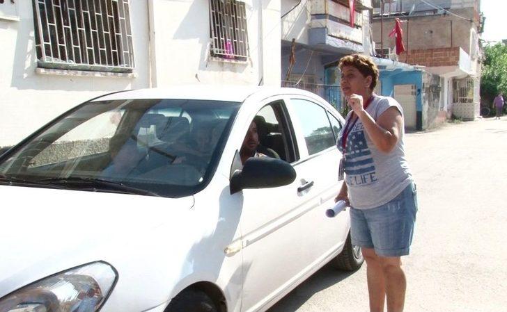 Mahallenin Fahri Trafik Polisi Ayşe Kaya Sokak Kedilerini Böyle Koruyor G5