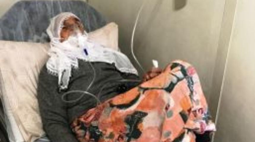 87 Yaşındaki Kimsesiz Kadına Kaymakam Yaşar Sahip &Ccedil;ıktı