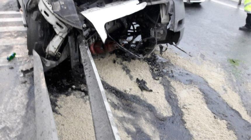 (&ouml;zel) Engelli &Ouml;ğrencileri Taşıyan Servis Kaza Yaptı:10 Yaralı