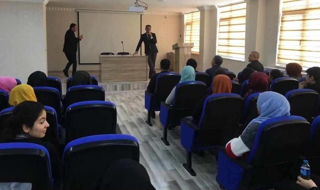 Kaymakam &Ouml;zkan, &Ouml;ğrencilerle Bir Araya Geldi