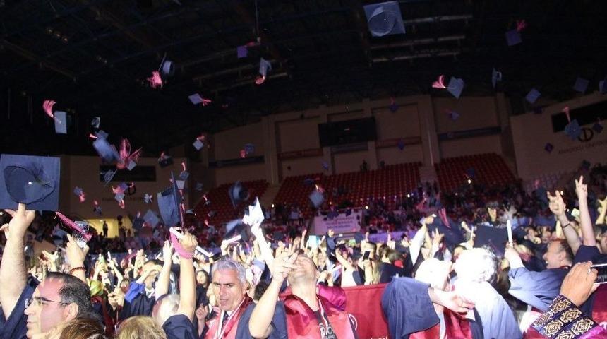300 Bin &Ouml;ğrenci A&ccedil;ık&ouml;ğretim&rsquo;de Birden Fazla B&ouml;l&uuml;m Okuyor