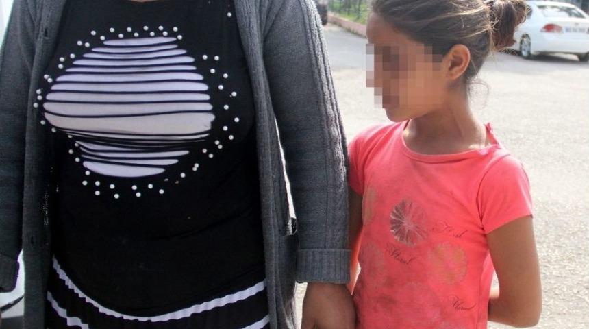 Mendil Satan Kıza Tacize Lin&ccedil; Girişimini Polis &Ouml;nledi