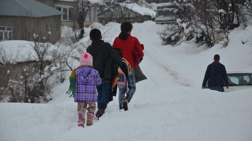 Minik Eller &Uuml;ş&uuml;mesin