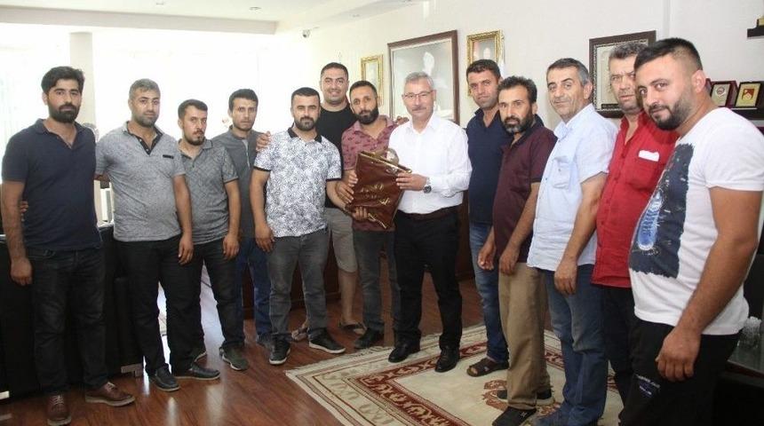 Pazarcı Esnafından Başkan Yaralı&rsquo;ya Teşekk&uuml;r Ziyareti