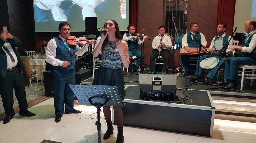 Nil&uuml;fer Halk Dansları Topluluğu 18 Yaşında