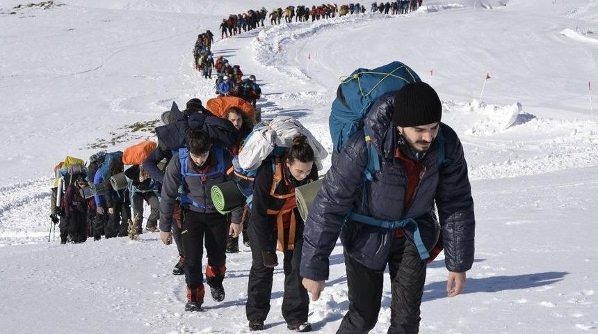 &Ouml;ğrencilerden Uludağ Zirveye Tırmanış