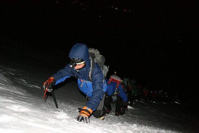 Öğrencilerden Uludağ Zirveye Tırmanış 3