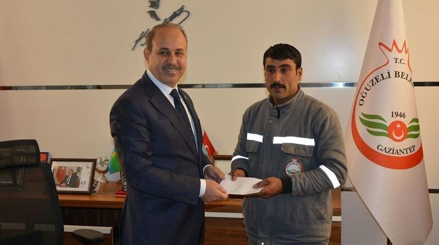 Kahraman İş&ccedil;iye Para &Ouml;d&uuml;l&uuml;