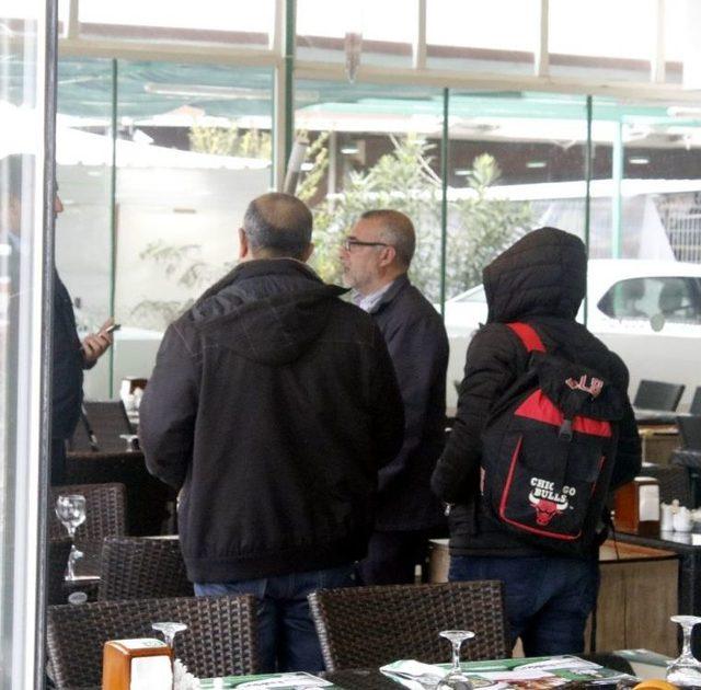 Yemek Masasındaki Ev Pazarlığı İranlı Turiste Pahalıya Mal Oldu