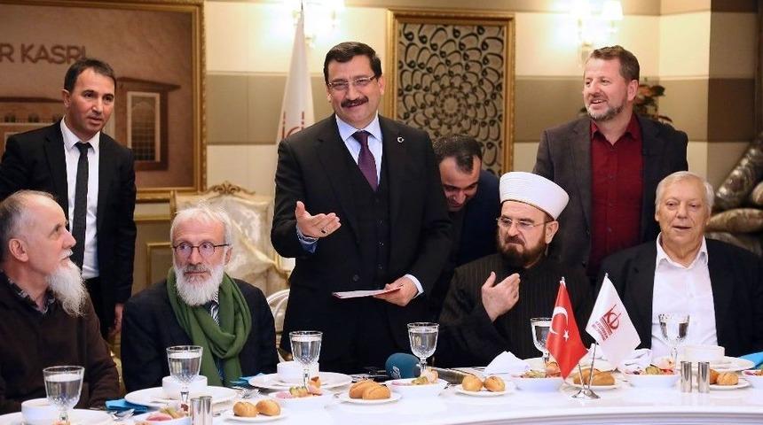 Başkan Ak&rsquo;tan "aliya" Semineri &Ouml;ncesi Konuklara Yemek