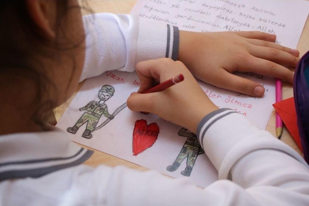 Minik Y&uuml;reklerden D&ouml;k&uuml;len C&uuml;mleler Mehmet&ccedil;iklere Gidecek