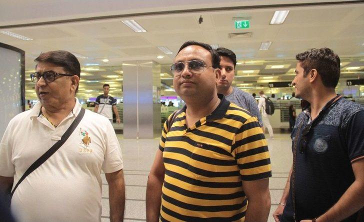 Hintli İş Adamının Tatile Gönderdiği 3 Bin 500 Çalışan, İstanbul’a Gelmeye Başladı G2