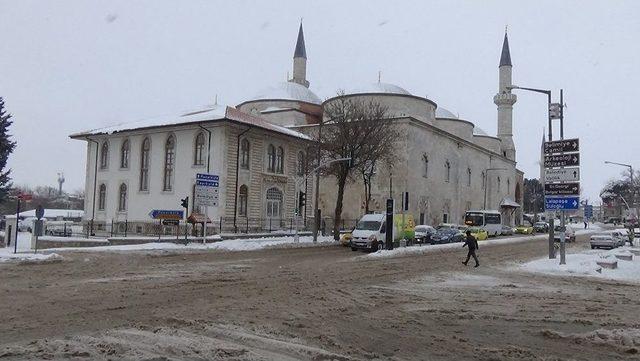 Edirne’de Kar Yağışı Devam Ediyor