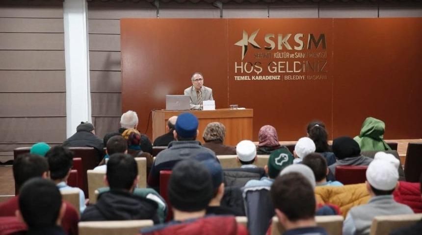 Prof. Metin H&uuml;lag&uuml;: &ldquo;batı İle Dalga Ge&ccedil;en Bir Padişah: Sultan 2&rsquo;nci Abd&uuml;lhamid&rdquo;