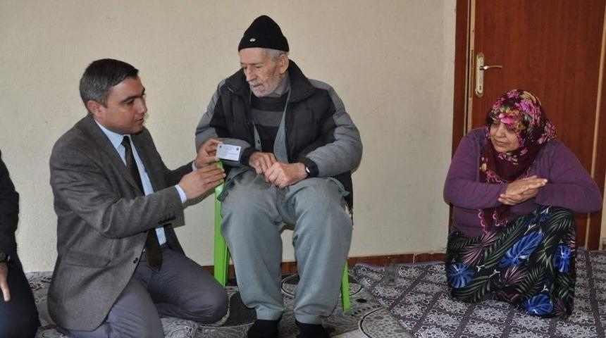 Siirt’te 3 Bin Yoksul Aileye Yardım Kartı Dağıtıldı