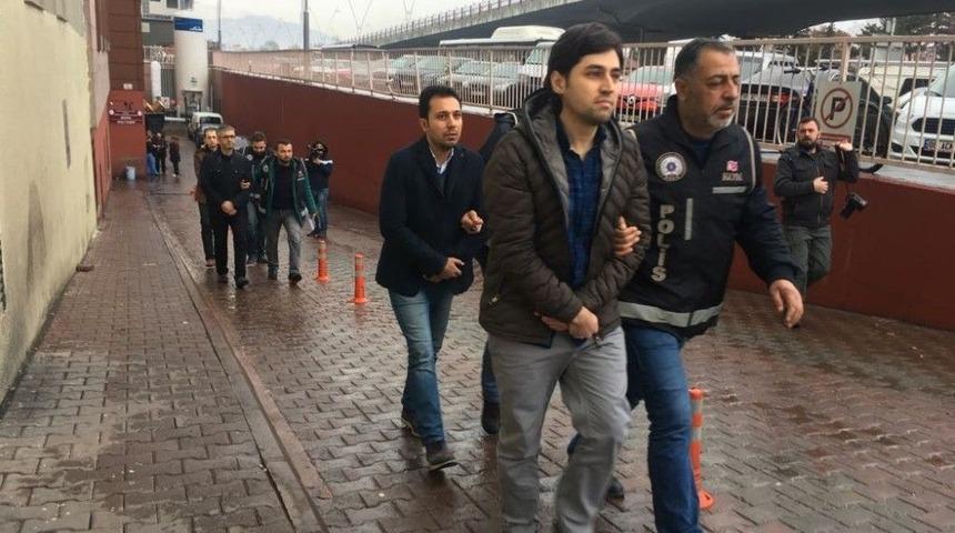 Fet&ouml;&rsquo;den G&ouml;zaltına Alınan Esnaflar Adliyeye &Ccedil;ıkarılacak