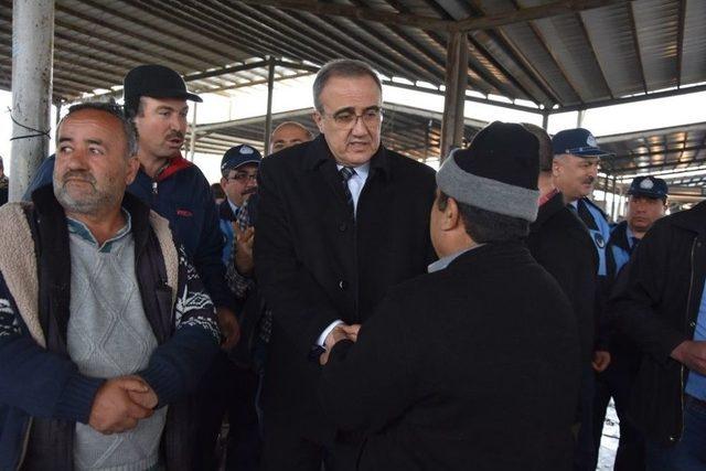 Başkan Karaçoban’dan Gazi Babasına Pazaryerinde Ziyaret