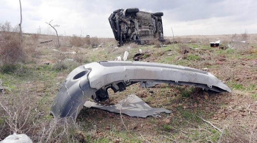 (&ouml;zel) Aksaray&rsquo;da &Ccedil;arpışan Otomobillerin G&ouml;r&uuml;nt&uuml;leri G&uuml;venlik Kamerasında