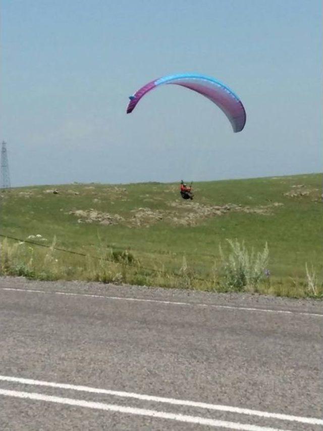 Yahni Dağı’ndan Yamaç Paraşütüyle Uçtu